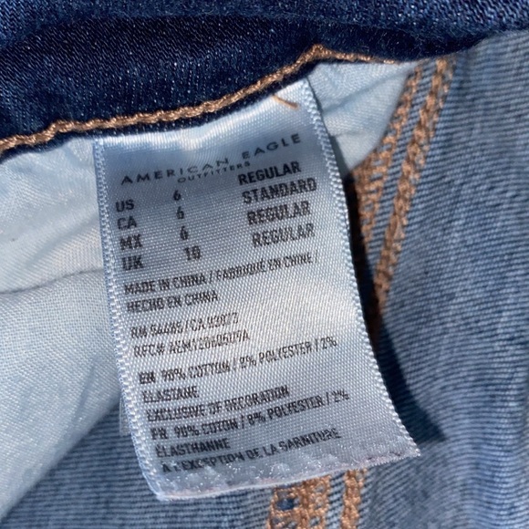 American Eagle Ripped Skinny Jeans - Picture 3 of 4